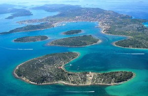 Vue aérienne de Murter et des îles voisines