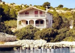 Ribiška hiša Markulin 10, zaliv Dragišina, otok Žut