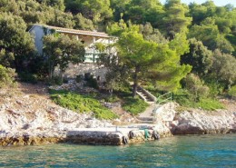 Casa del pescatore Jakov 2 + 2, baia di Žešnja, isola di Žut