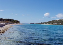 Mer en face de la maison des pêcheurs Kopo sur l'île de Zminjak