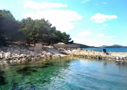 Maison de pêcheur Mladen 2 + 2 avec un petit port, île de Radelj