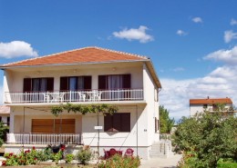 Apartma Pave 6 + 4, Otok Murter-Betina